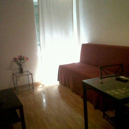 Km1 Amparo Apartments Madrid Bilik gambar