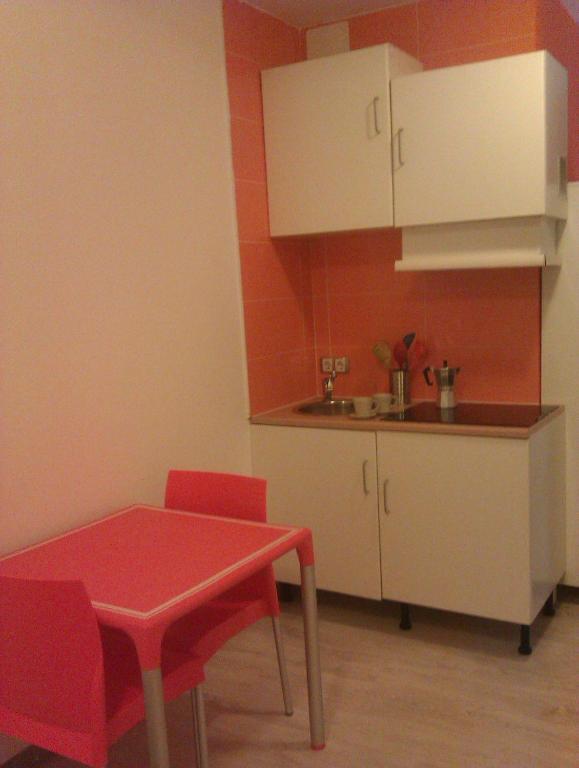 Km1 Amparo Apartments Madrid Bilik gambar